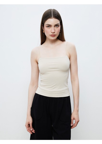 Kare Yaka Kadın Atlet