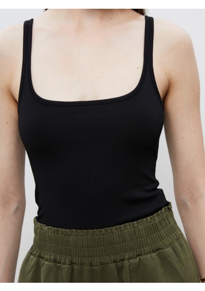 Kare Yaka Kadın Atlet modelleri