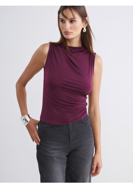 Dik Yaka Büzgülü Bluz