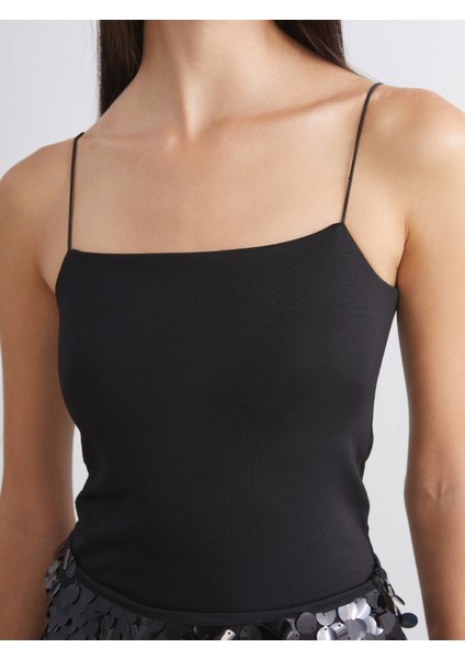 Kare Yaka Kadın Atlet modelleri