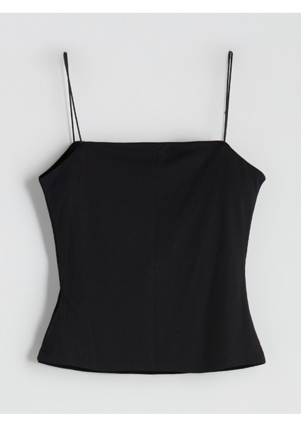 Kare Yaka Kadın Atlet