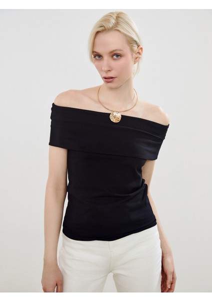 Kayık Yaka Bluz