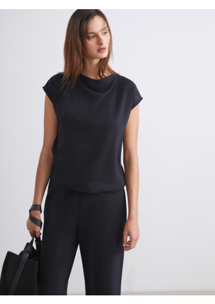 Dökümlü Yaka Bluz