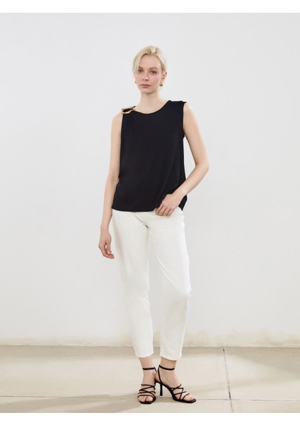 Bisiklet Yaka Aplike Detaylı Bluz fiyatları