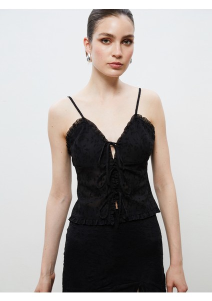 Kalp Yaka Desenli Askılı Bluz