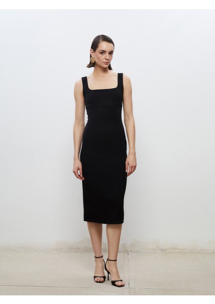 Kare Yaka Krep Elbise