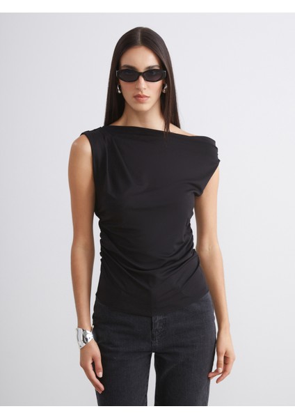 Kayık Yaka Büzgülü Bluz