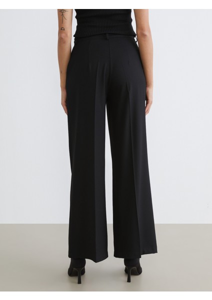 Loose Fit Geniş Paça Kadın Pileli Pantolon fırsatları