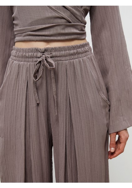 Beli Lastikli Dokulu Kadın Pileli Pantolon modelleri