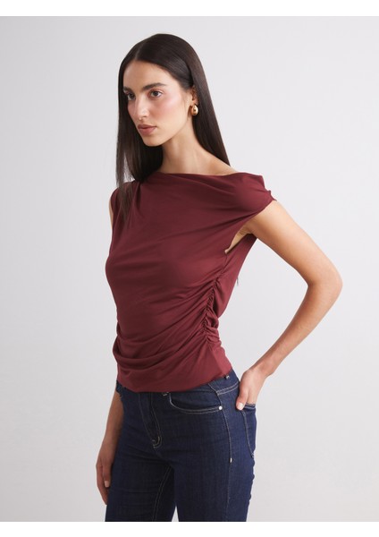 Kayık Yaka Büzgülü Bluz