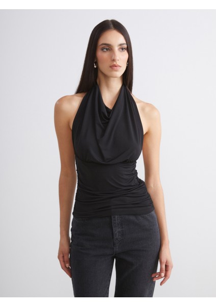 Dökümlü Halter Yaka Büzgülü Bluz