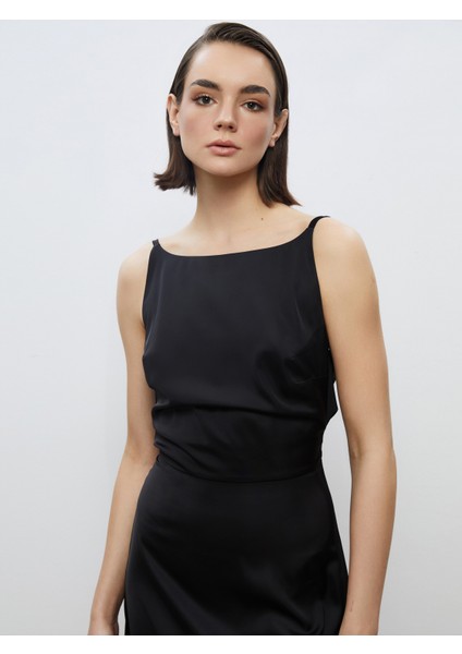 Kayık Yaka Askılı Saten Abiye Elbise modelleri