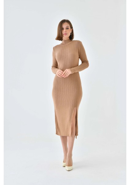 Kadın Elbise Boyunlu Yırtmaçlı Örme Elbise Camel - 10582 modelleri