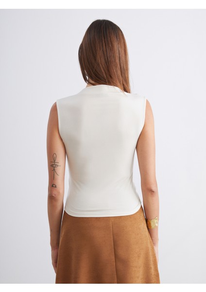 Dik Yaka Büzgülü Bluz fırsatları