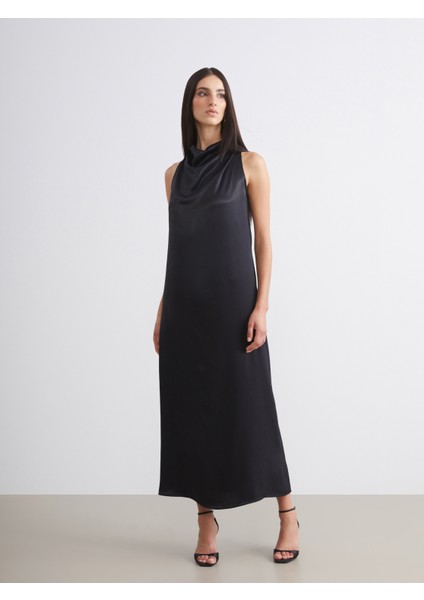 Dökümlü Yaka Saten Elbise