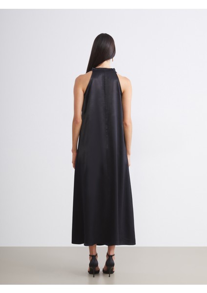 Dökümlü Yaka Saten Elbise fırsatları