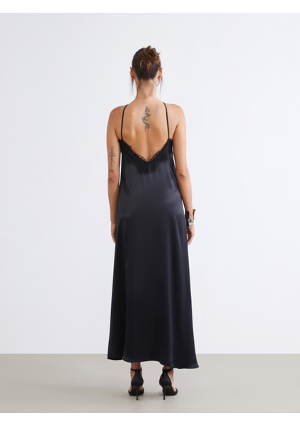 Halter Yaka Dantelli Saten Elbise fırsatları