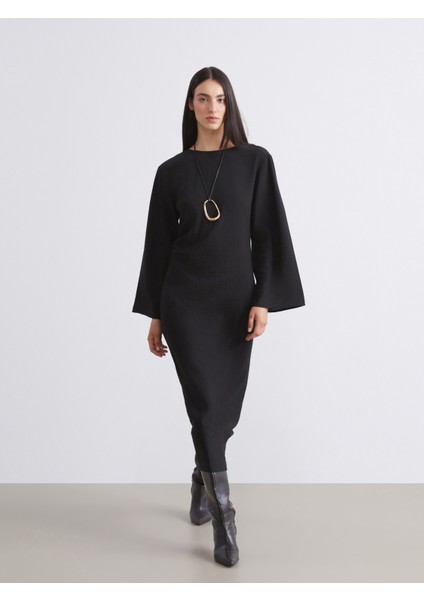 Bisiklet Yaka Dokulu Büzgülü Elbise