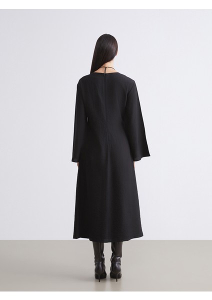 Bisiklet Yaka Dokulu Büzgülü Elbise fırsatları