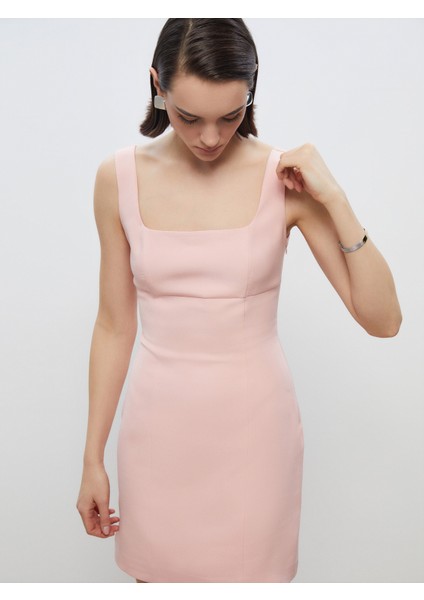 Kare Yaka Mini Elbise