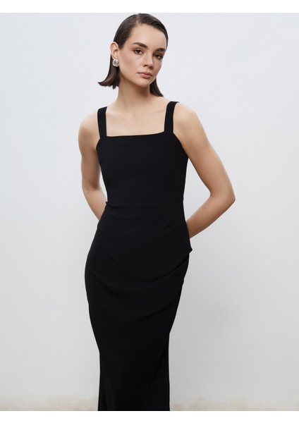 Kare Yaka Krep Elbise