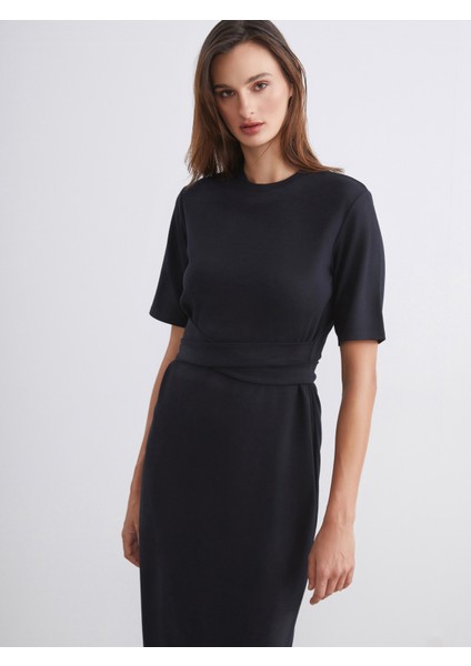 Bisiklet Yaka Kuşaklı Elbise fiyatları