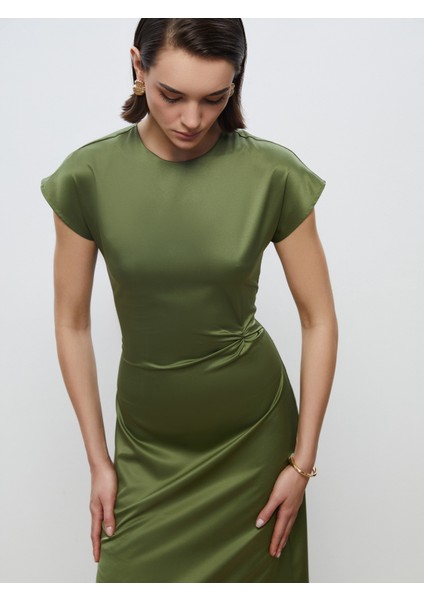 Bisiklet Yaka Saten Elbise