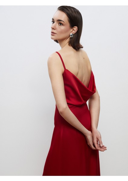 Kayık Yaka Askılı Saten Abiye Elbise modelleri