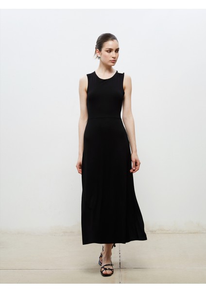 Bisiklet Yaka Sırt Pencereli Elbise