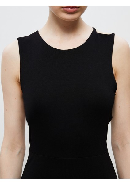 Bisiklet Yaka Sırt Pencereli Elbise modelleri