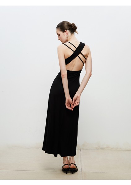 Bisiklet Yaka Sırt Pencereli Elbise fırsatları