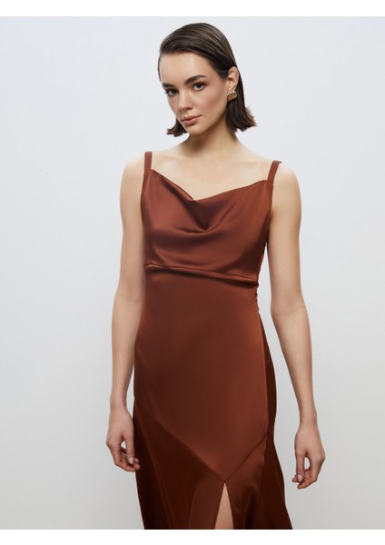 Dökümlü Yaka Askılı Abiye Elbise fiyatları