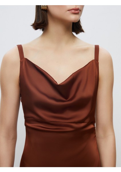 Dökümlü Yaka Askılı Abiye Elbise modelleri