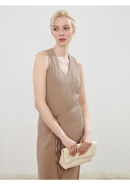 V Yaka Dokulu Kuşaklı Elbise fiyatları