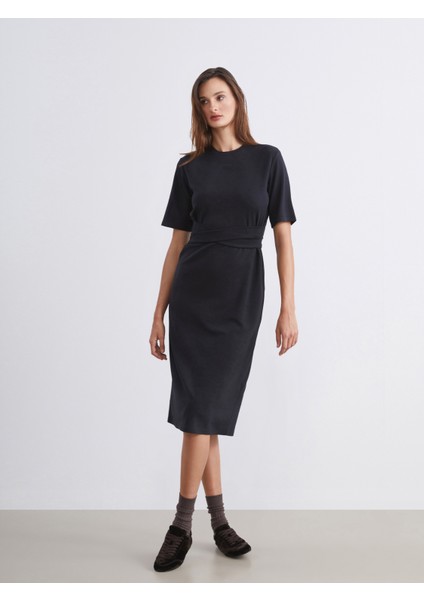 Bisiklet Yaka Kuşaklı Elbise