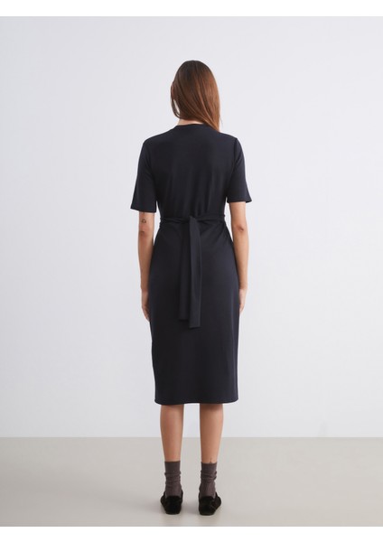 Bisiklet Yaka Kuşaklı Elbise fırsatları