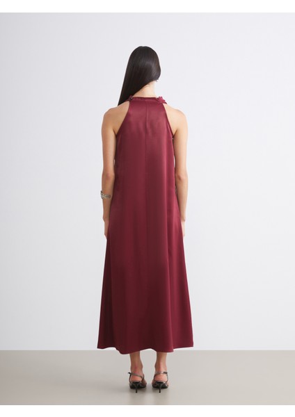 Dökümlü Yaka Saten Elbise