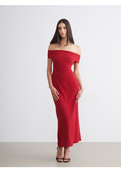 Kayık Yaka Yırtmaçlı Bodycon Elbise