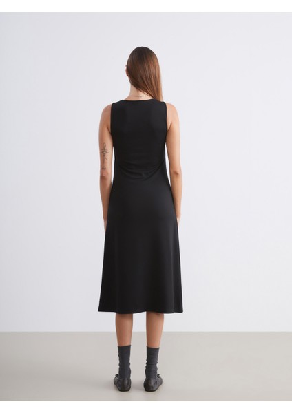 Kare Yaka Kolsuz Elbise fırsatları