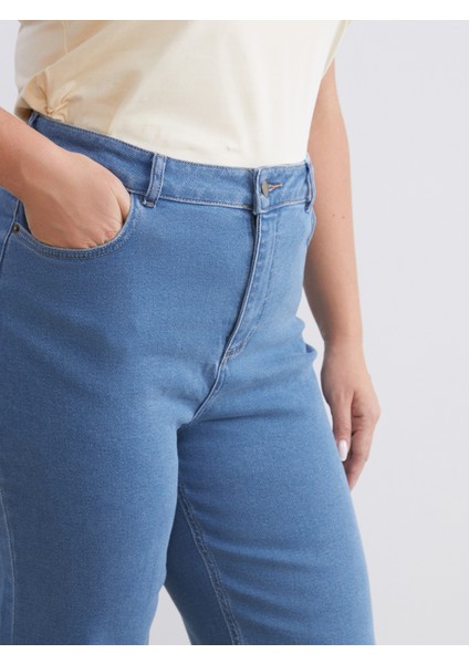 Büyük Beden Straight Fit Kadın Jean Pantolon fırsatları
