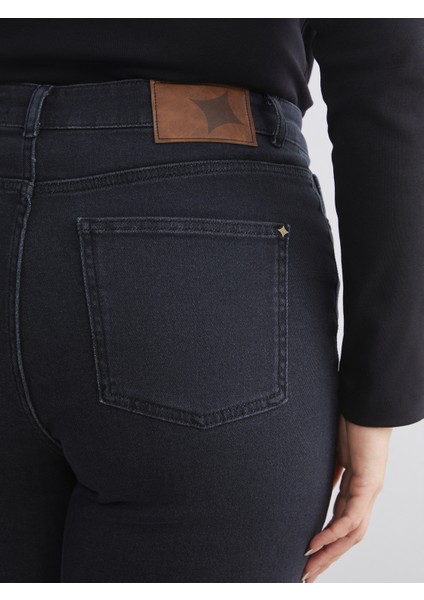 Büyük Beden Straight Fit Kadın Jean Pantolon fırsatları