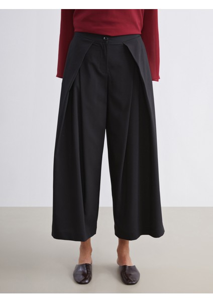 Standart Fit Kadın Pileli Pantolon fiyatları