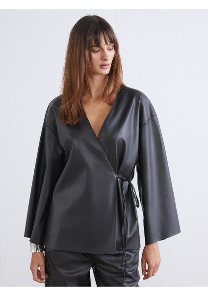 Kruvaze Yaka Deri Görünümlü Kadın Kimono