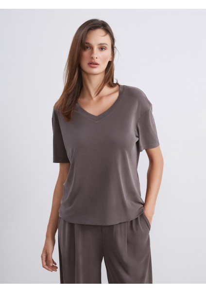 V Yaka Modal Karışımlı Oversize Kadın Tişört