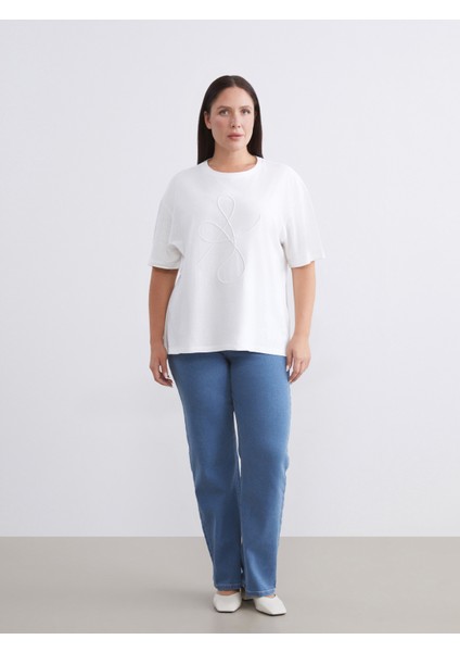 Büyük Beden Bisiklet Yaka Nakışlı Kadın Tişört fiyatları