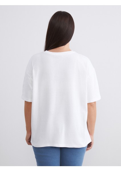 Büyük Beden Bisiklet Yaka Nakışlı Kadın Tişört fırsatları