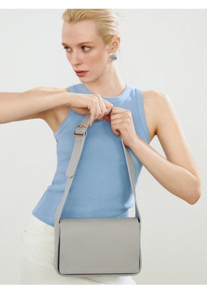 Ayarlanabilir Askılı Kadın Omuz Çantası