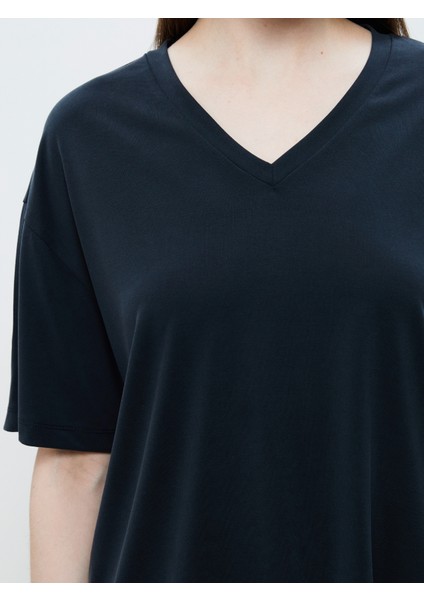 V Yaka Modal Karışımlı Oversize Kadın Tişört modelleri