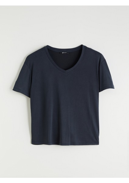 V Yaka Modal Karışımlı Oversize Kadın Tişört indirimleri