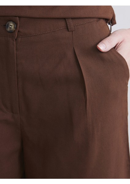 Loose Fit Keten Karışımlı Kadın Pileli Şort modelleri